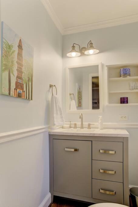 Charming Home Near Folly & Downtown 查尔斯顿 外观 照片